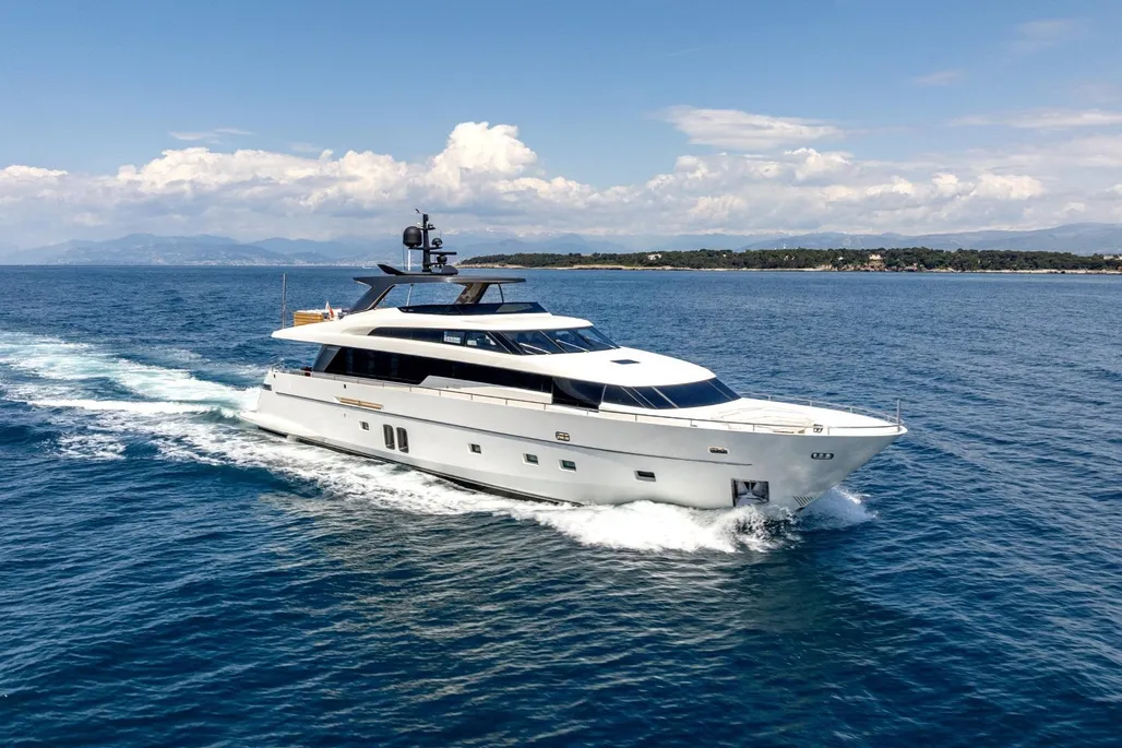 Sanlorenzo SL96 used - photo 1