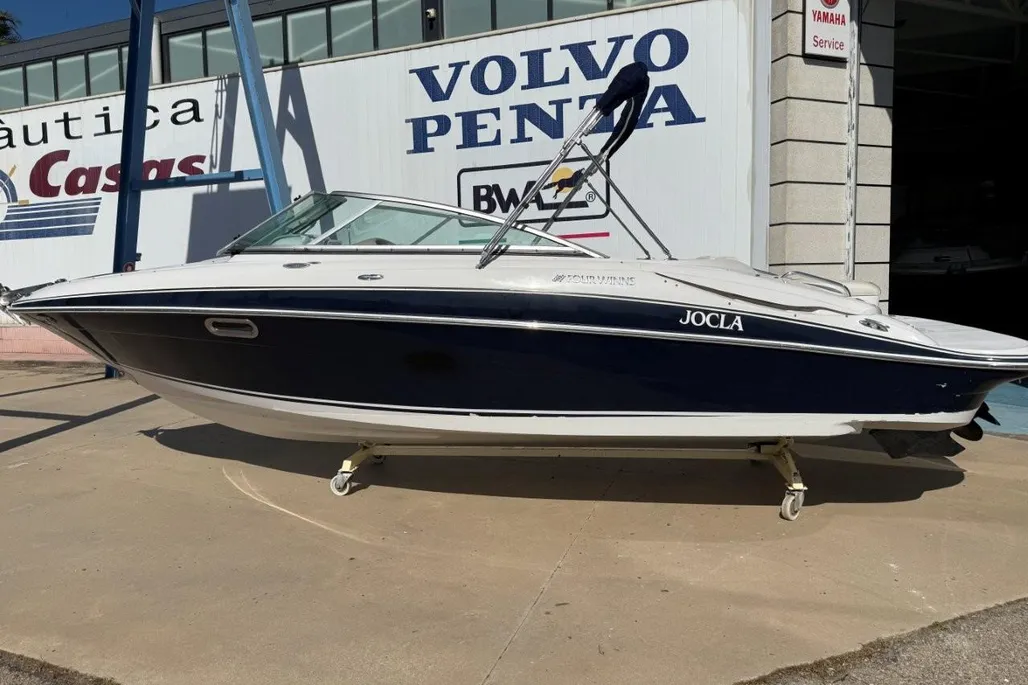 Four Winns 240 Horizon used - photo 1