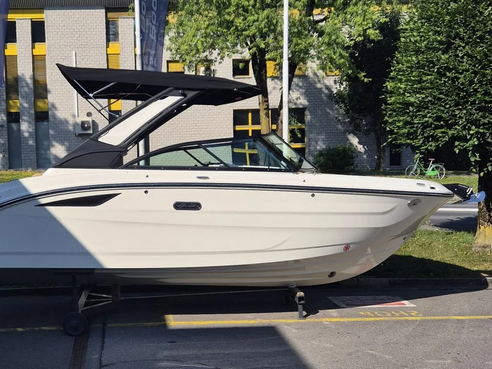 Sea Ray SDX 230 Surf used - photo 1