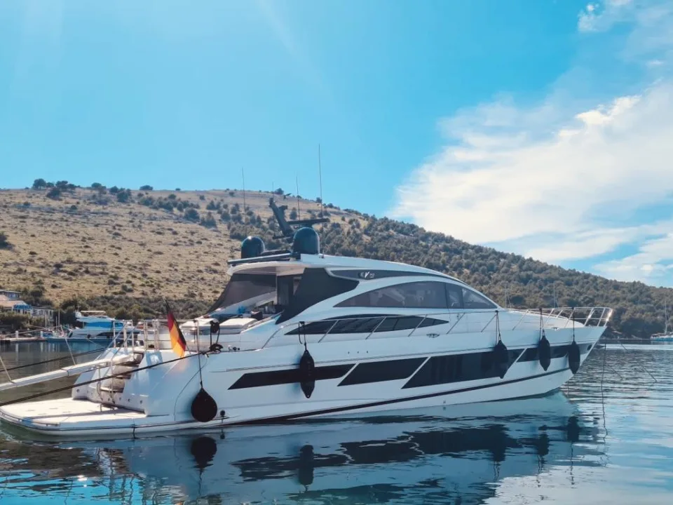Princess Yachts V70 used - photo 1