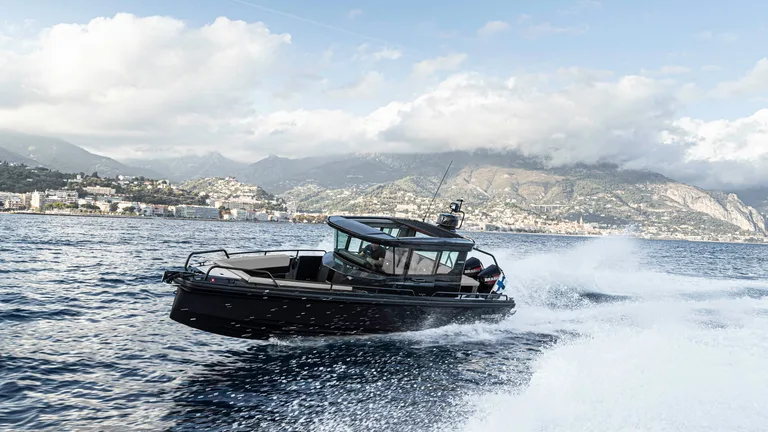 Brabus Marine Shadow 500 Cabin Black Ops