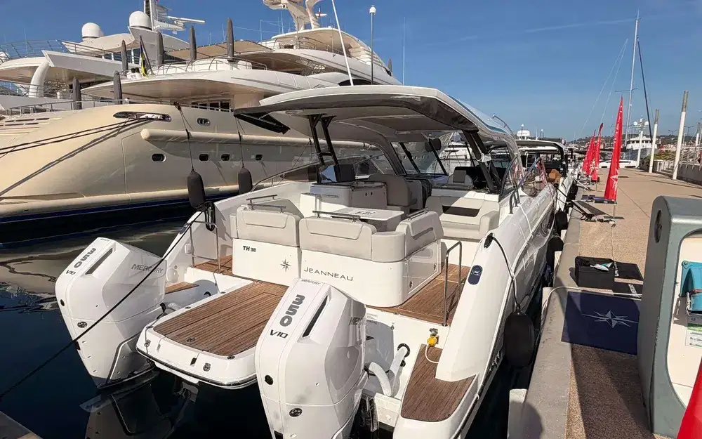 Jeanneau TH38 gebraucht - Foto 1