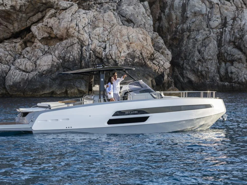 Invictus GT 370 used - photo 1