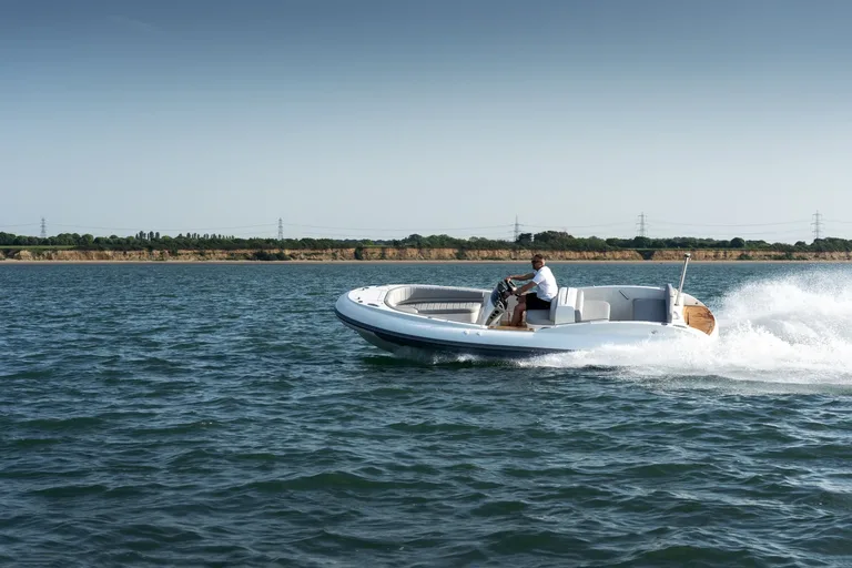 Pascoe DT Launch Beachlander 6.20m