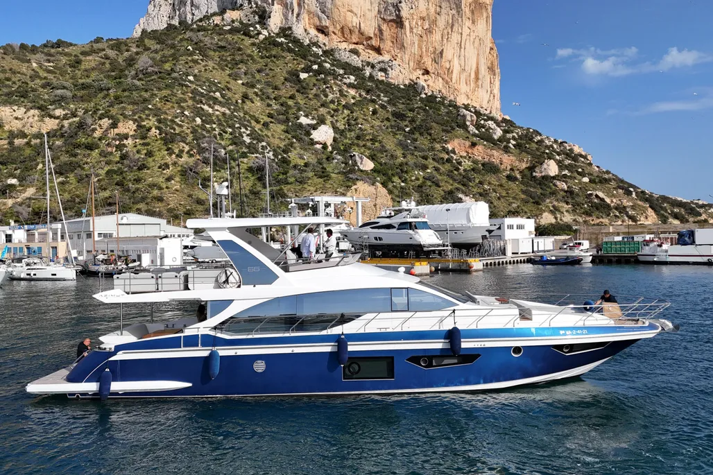 Azimut 66 used - photo 1