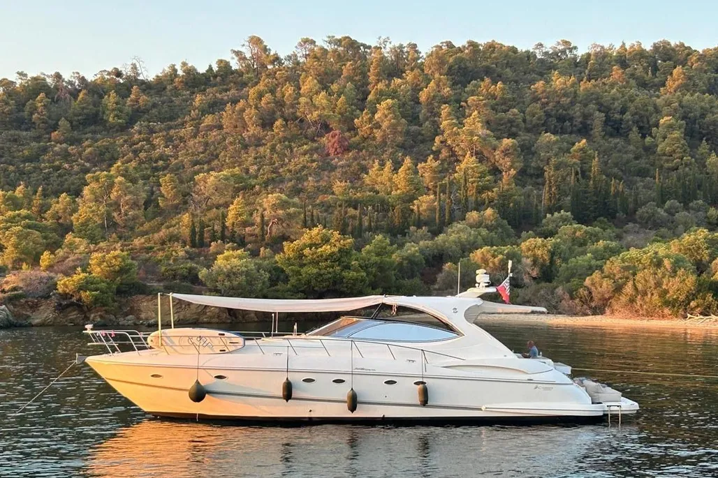 Cruisers Yachts 560 Express gebraucht - Foto 1