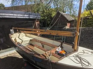 Salterns Wagtail dayboat - traditional Solent sailing dinghy gebraucht - Foto 1