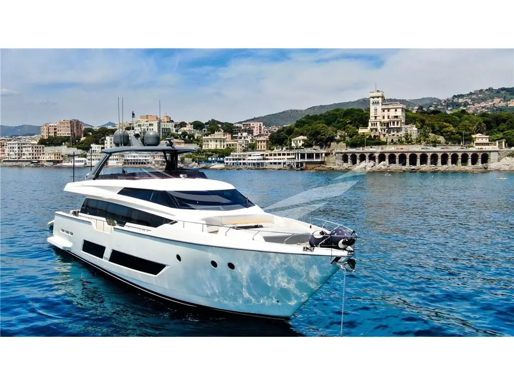 Ferretti Yachts 850 usato - foto 1