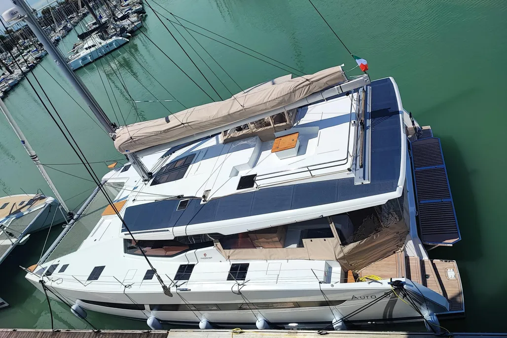 Fountaine Pajot Aura 51 used - photo 1