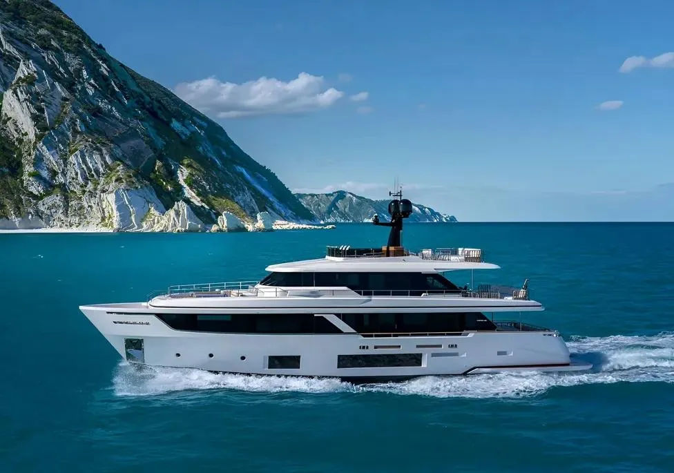 Custom Line Navetta 30 used - photo 1