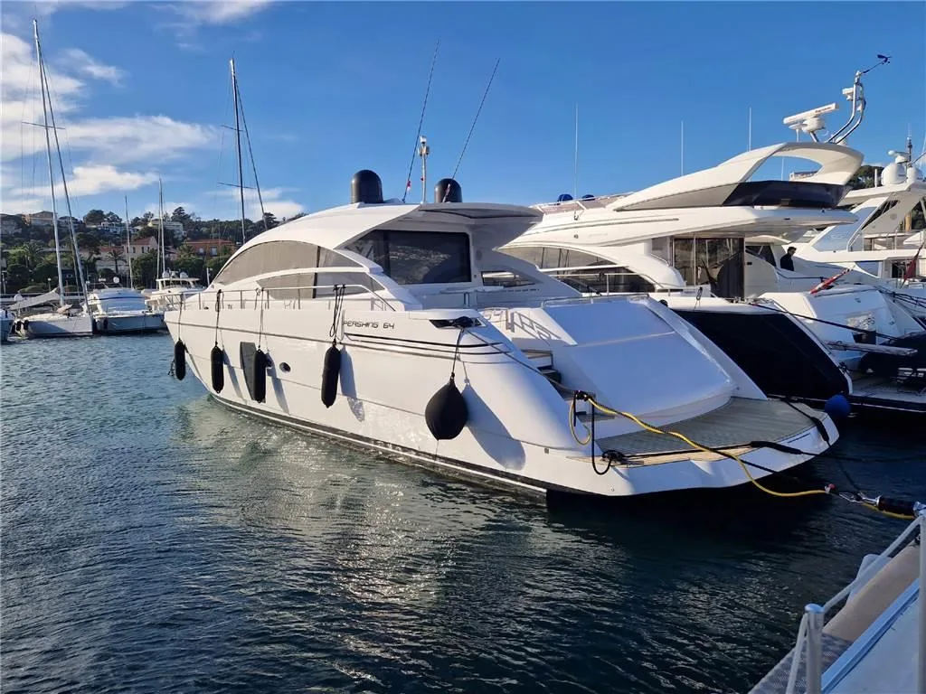 Pershing 64' used - photo 1