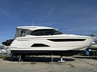 Bavaria Yachts R40 used - photo 1