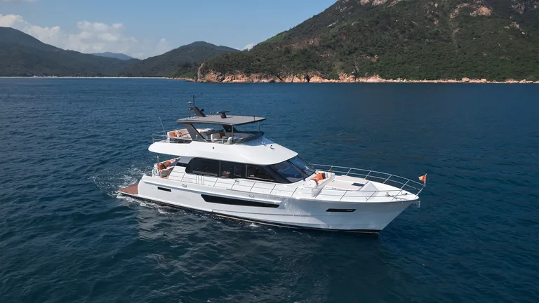 CL Yachts CLB65 Flybridge
