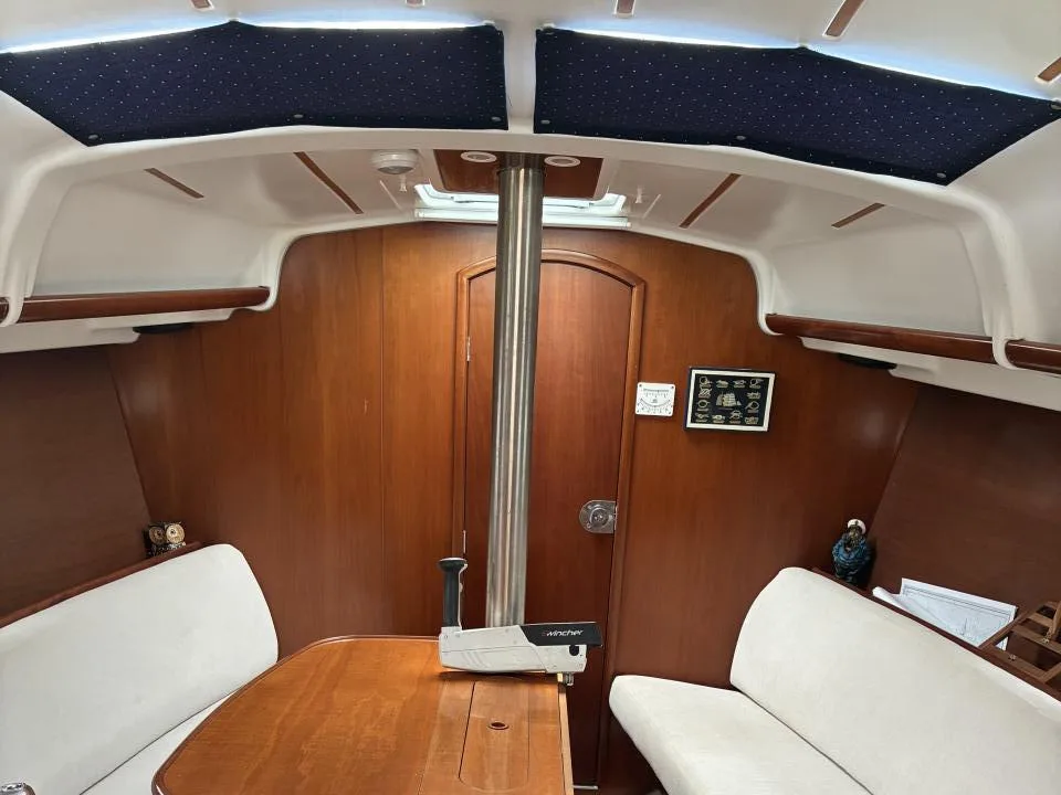 Beneteau Oceanis 323 used - photo 1
