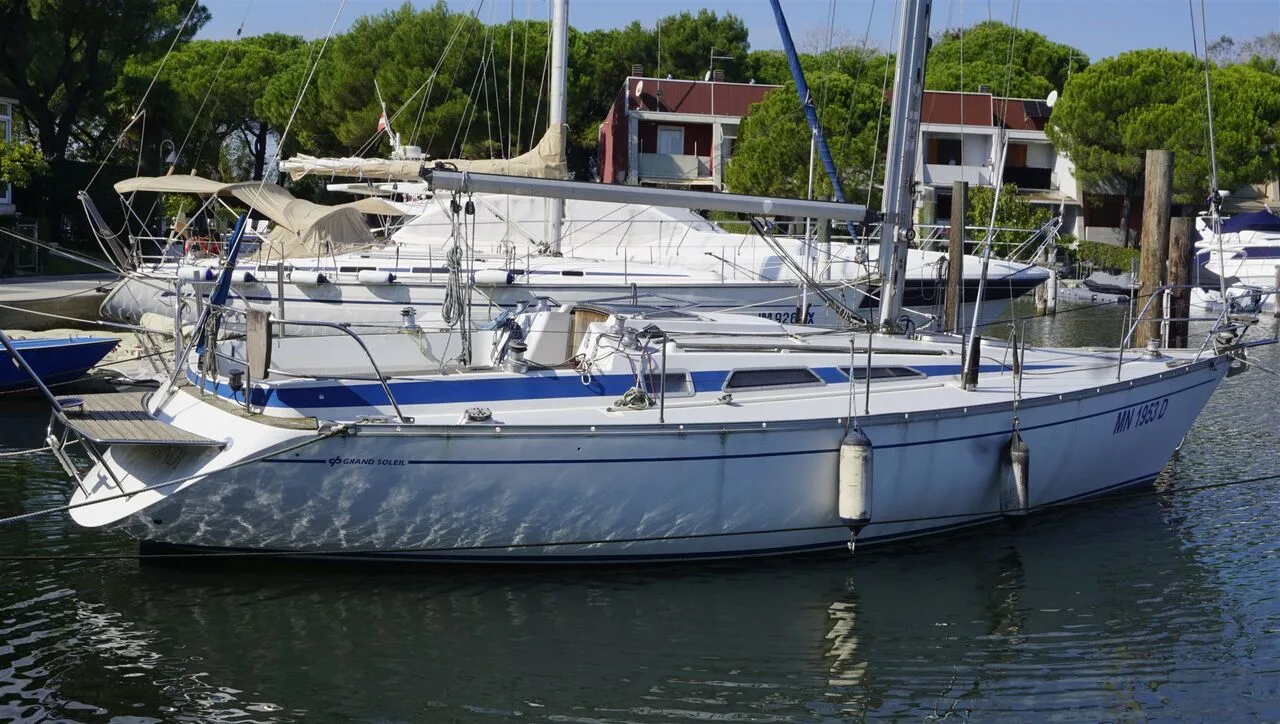 Grand Soleil Cantiere del Pardo Grand Soleil 343 used - photo 1