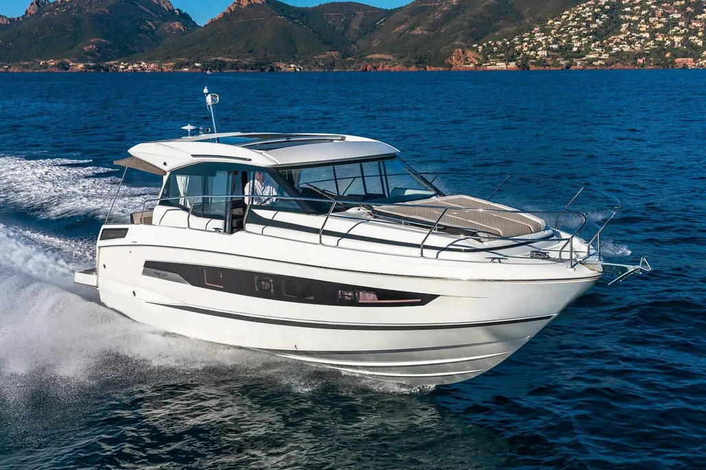 Jeanneau NC 37 used - photo 1