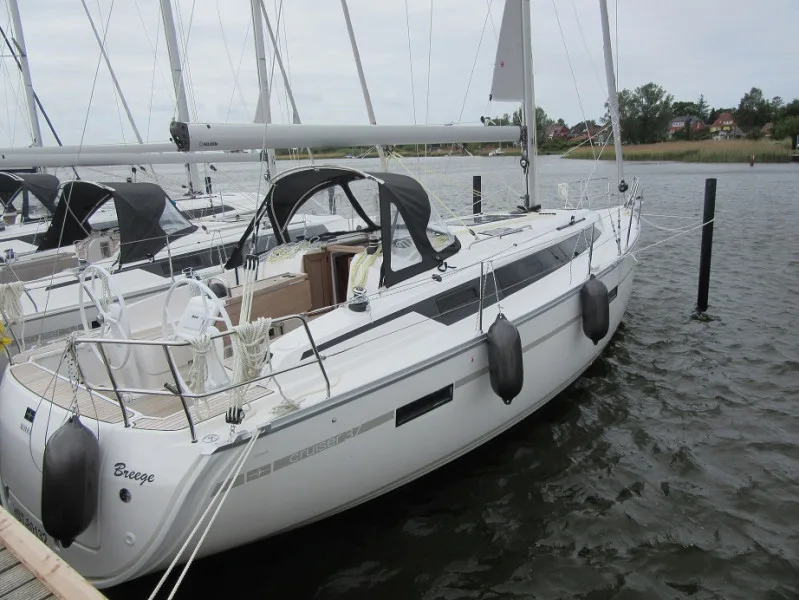 Bavaria Yachts Cruiser 37 used - photo 1