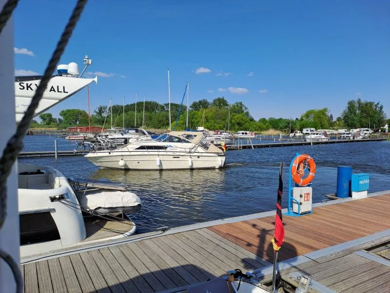 Sea Ray 300 Express Cruiser gebraucht - Foto 1