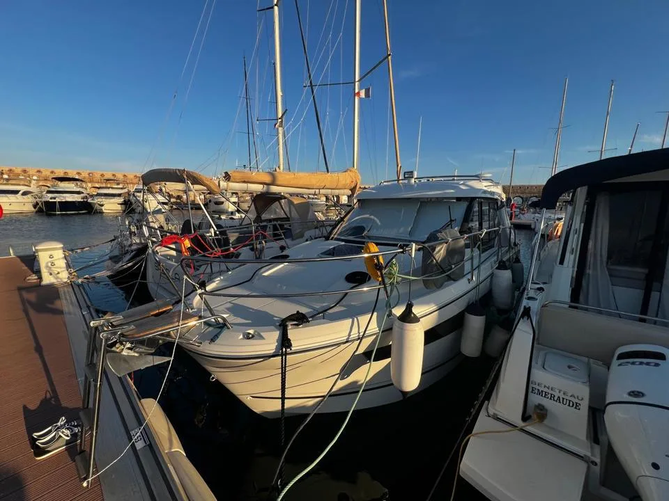 Jeanneau MERRY FISHER 895 used - photo 1