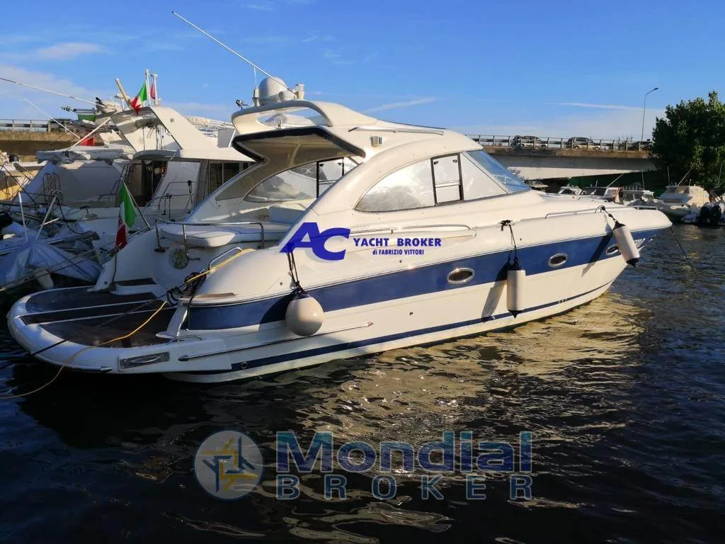 Bavaria Yachts Bavaria 38 Hard Top used - photo 1