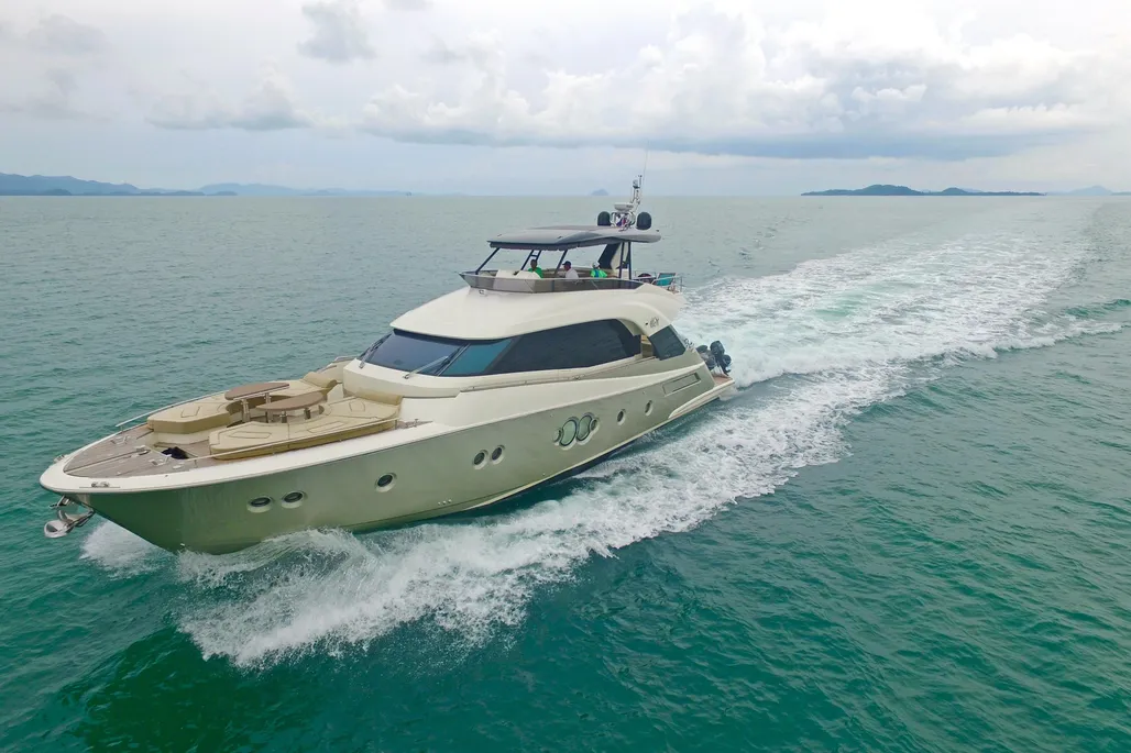 Monte Carlo Yachts MCY 70 used - photo 1