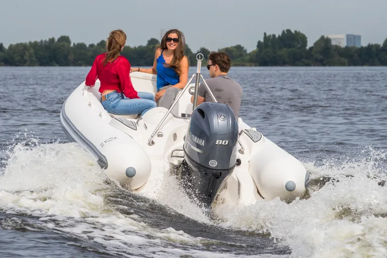 Zodiac Yachtline 490