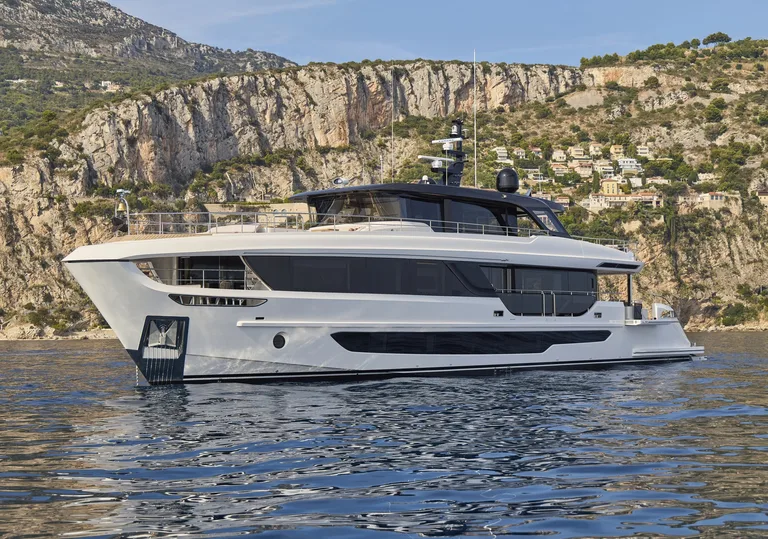 Gulf Craft Majesty 100 Terrace
