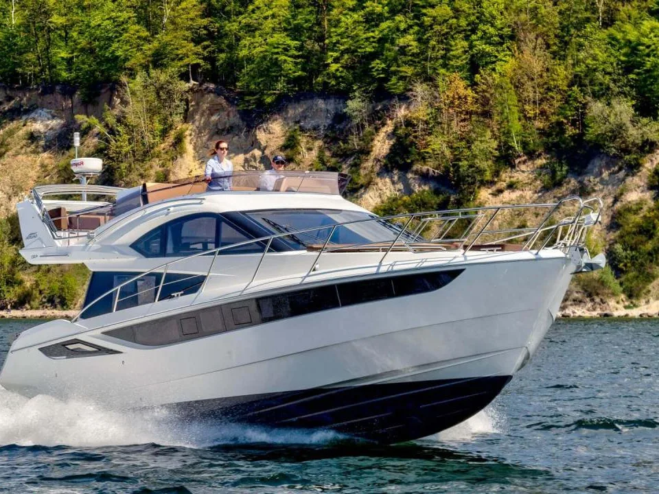 Galeon 420 Fly, gebraucht - Foto 1