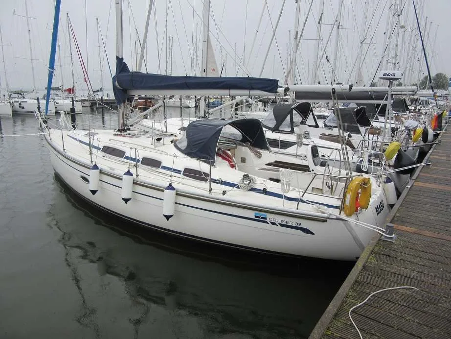 Bavaria Yachts 38 CRUISER used - photo 1