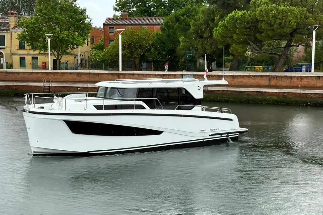 Delphia 10 sedan gebraucht - Foto 1
