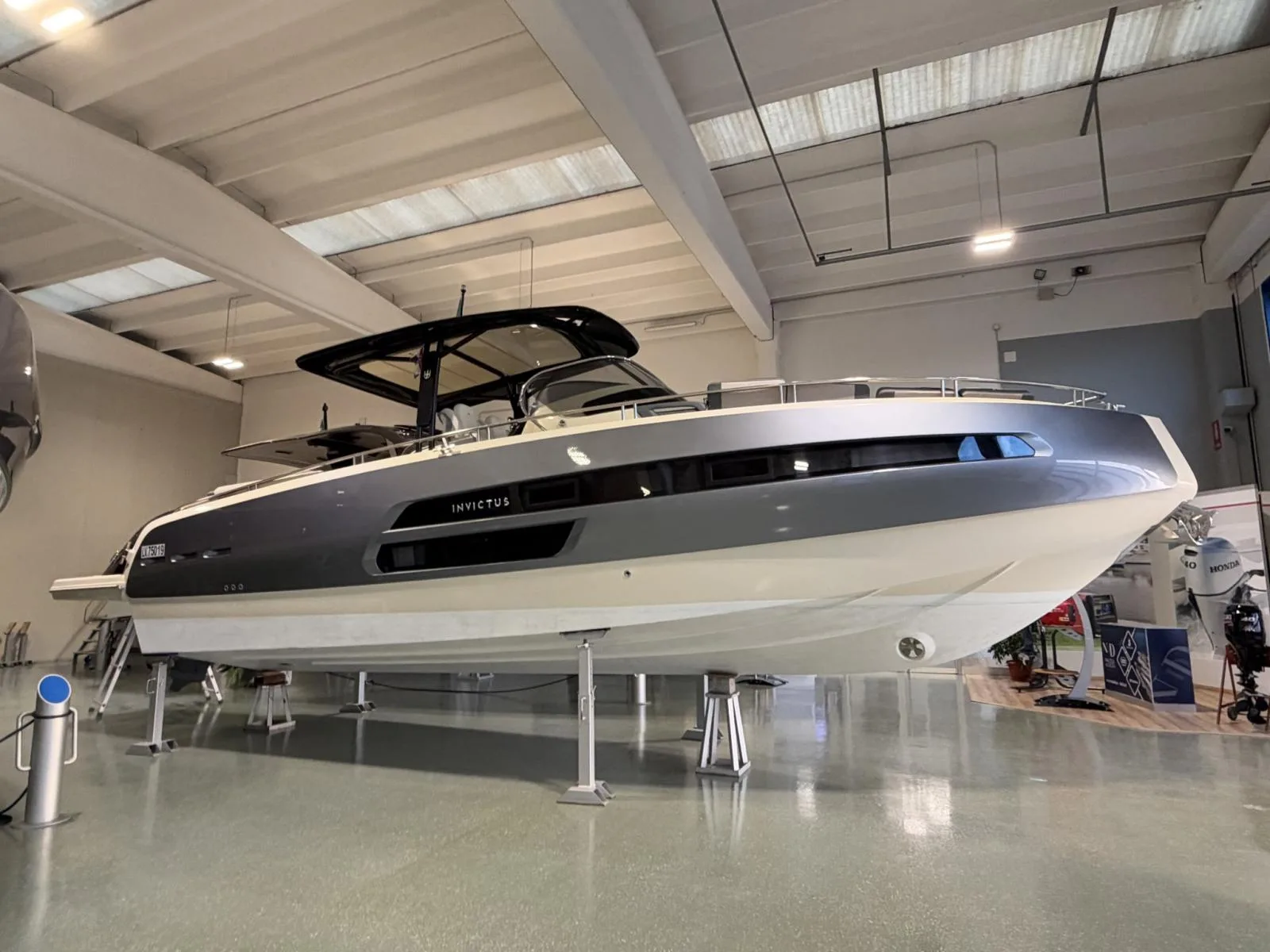Invictus Gt370 gebraucht - Foto 1