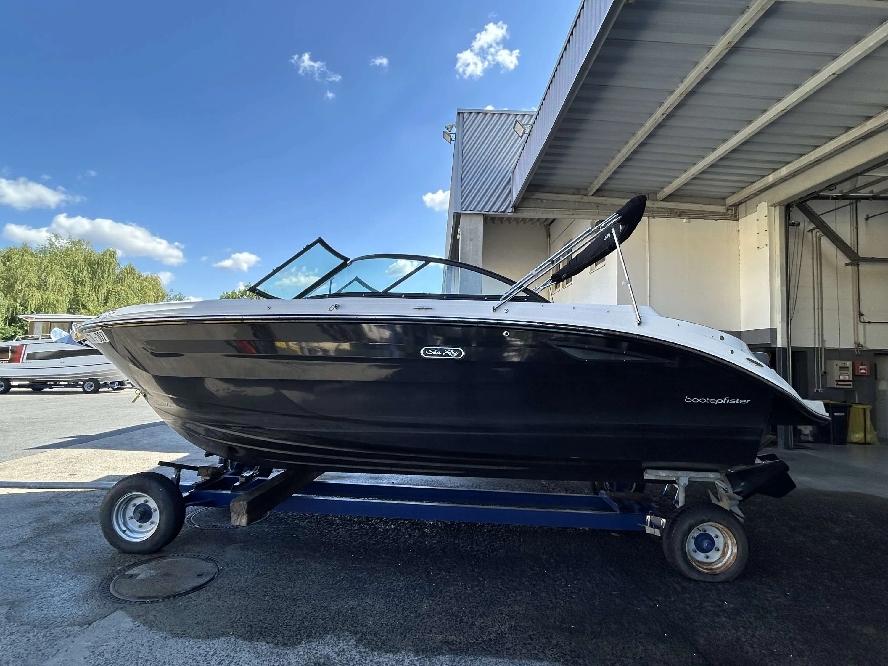 Sea Ray 230 SDX SURF gebraucht - Foto 1