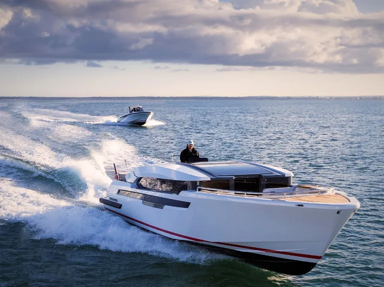 Compass Tenders Limousine Tender 10.9M