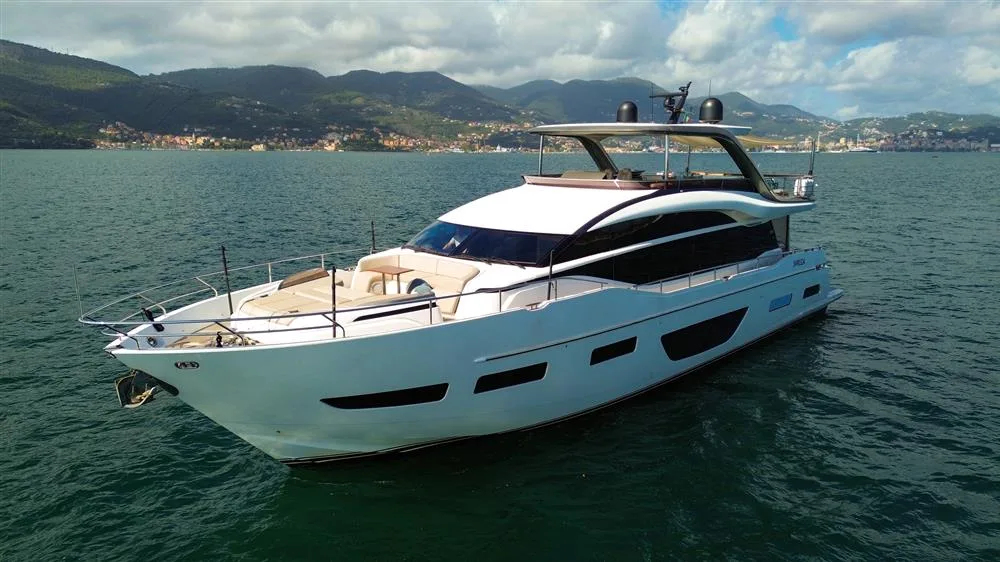 Princess Yachts Princess Y85 d'occasion - photo 1