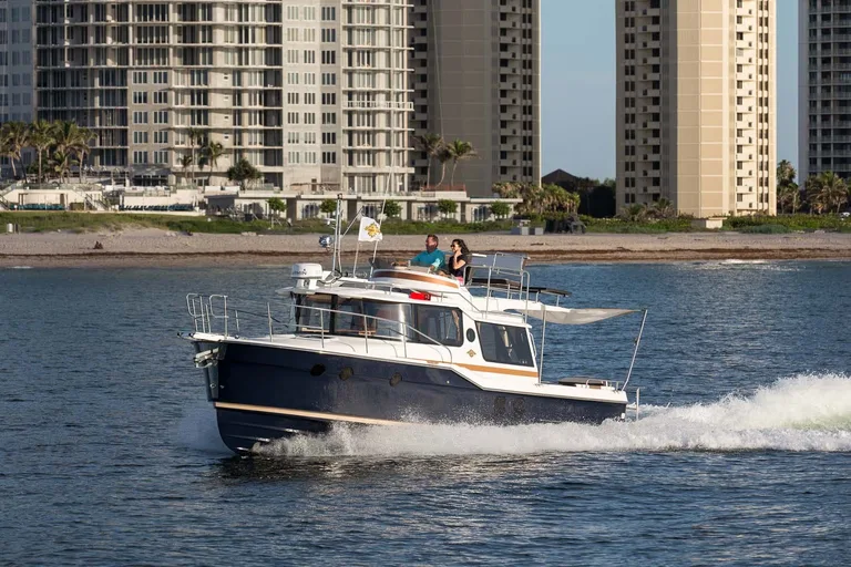Ranger Tugs R-29 CB