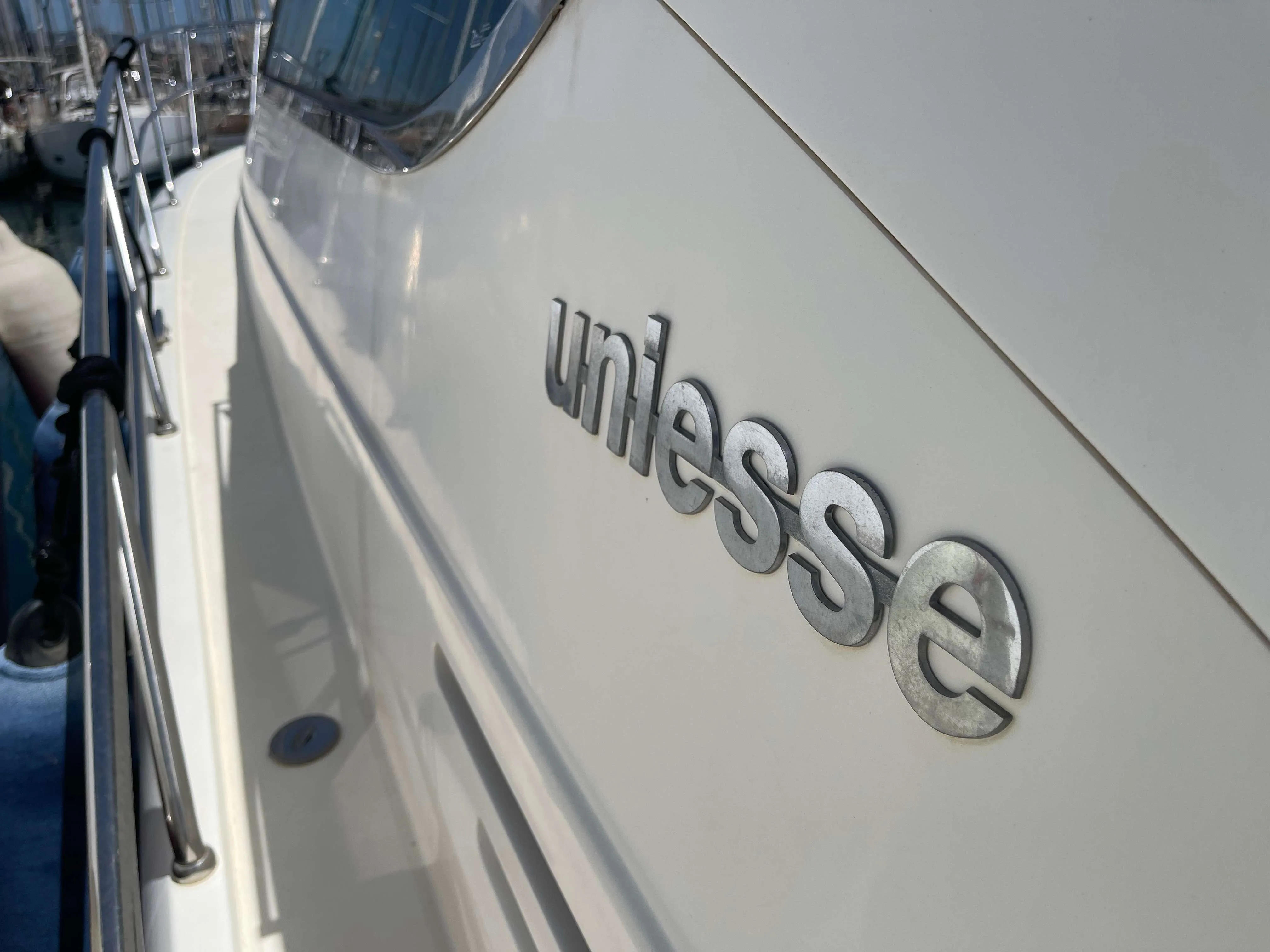 Uniesse 42 used - photo 1