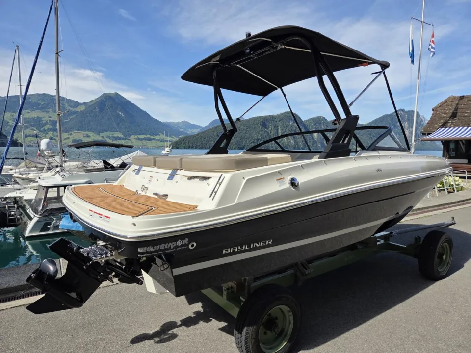 Bayliner VR 4 Wakeboard gebraucht - Foto 1