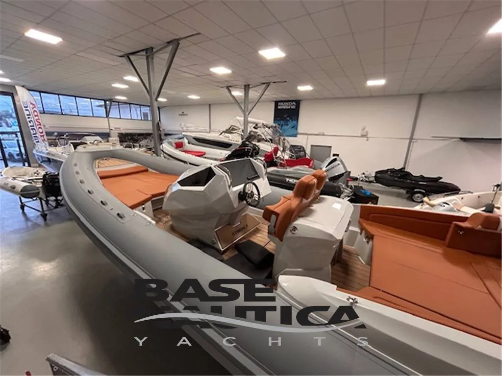 ITALBOATS STINGHER 32 GT used - photo 1