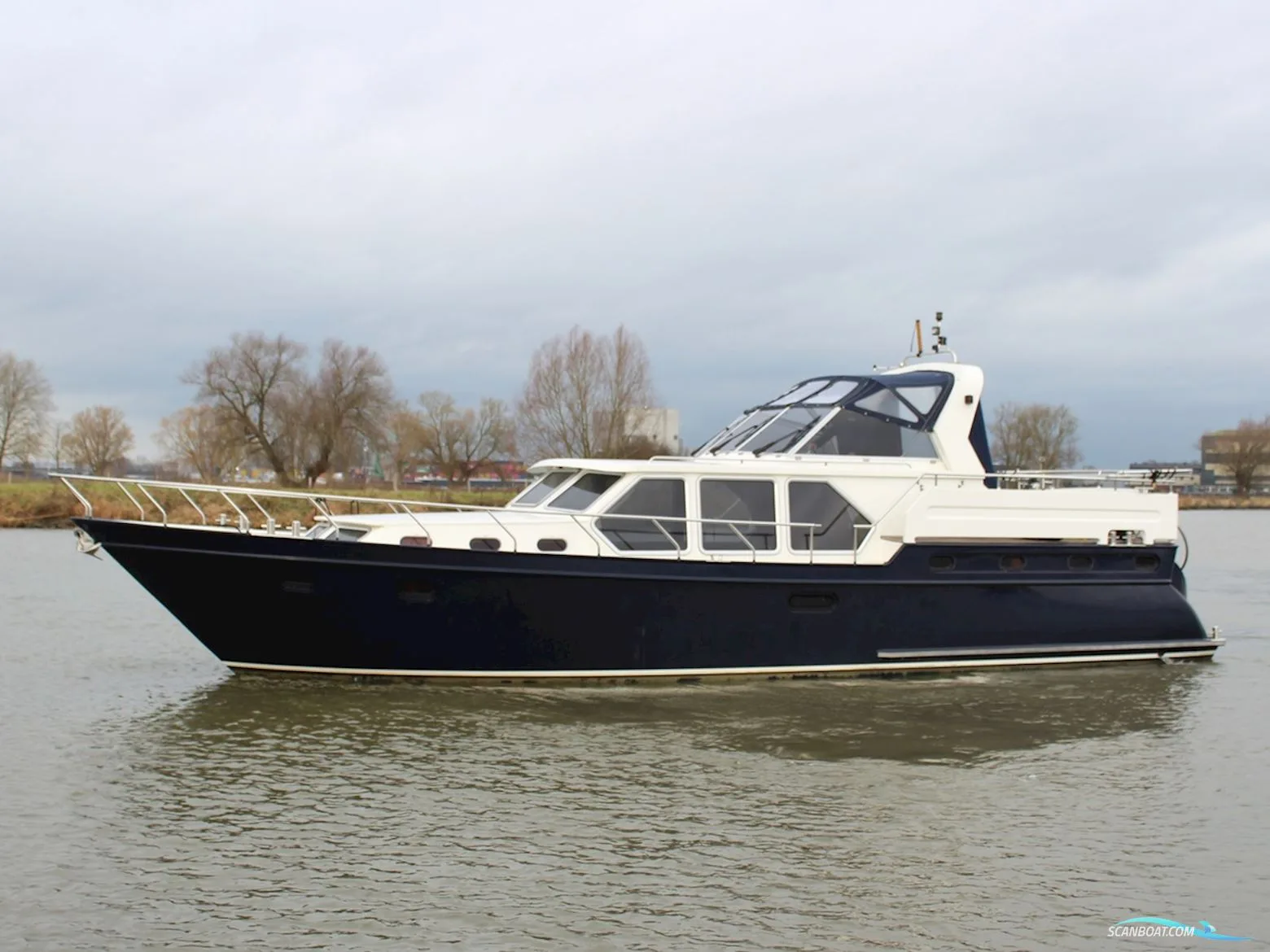 Explorer 45 used - photo 1