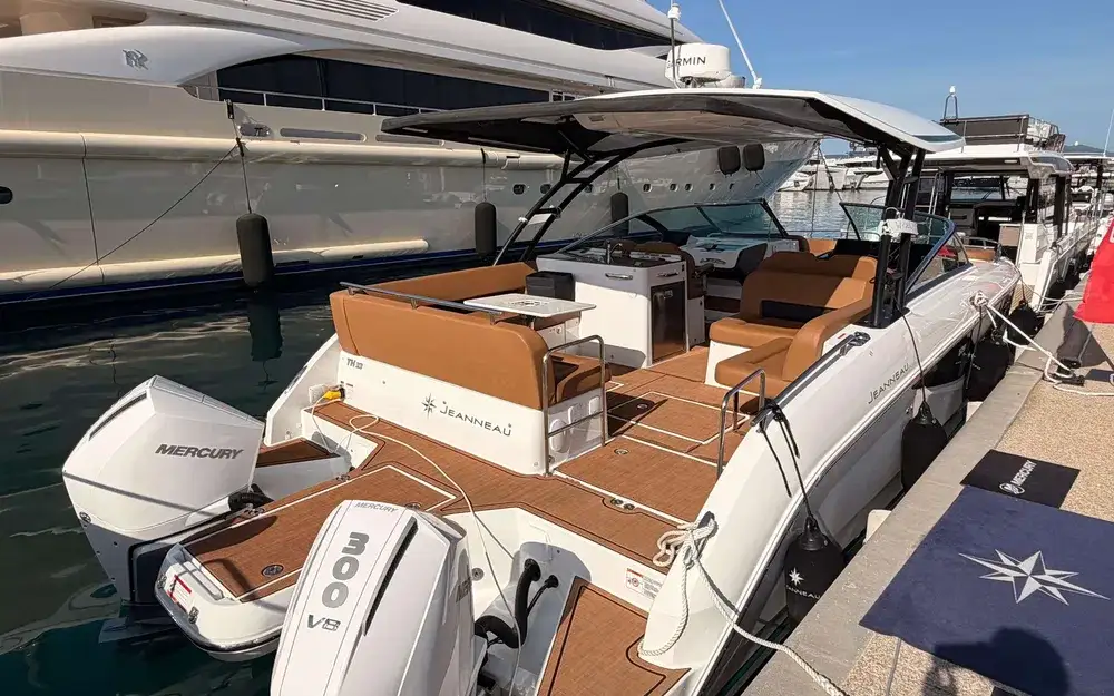 Jeanneau TH33 gebraucht - Foto 1