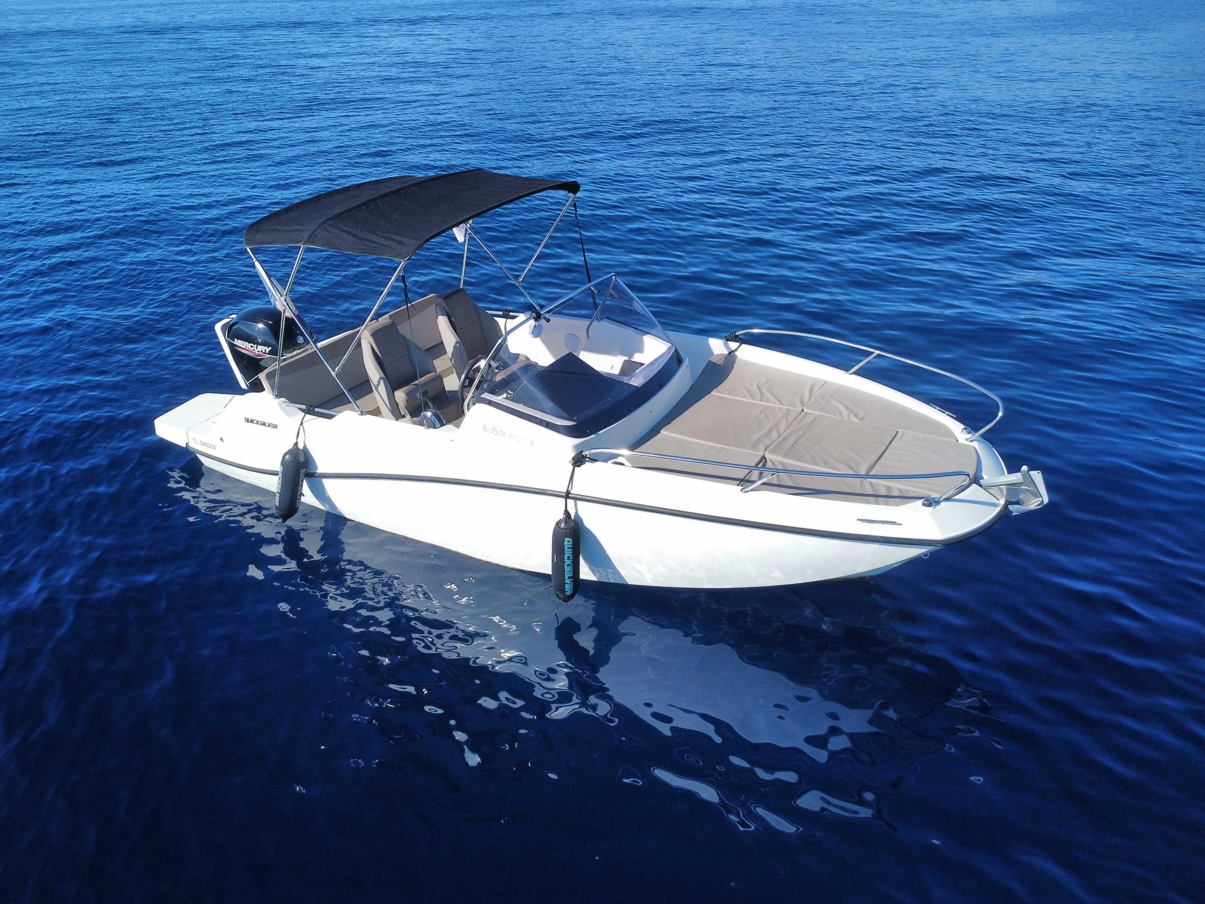 Quicksilver ACTIV 605 OPEN used - photo 1