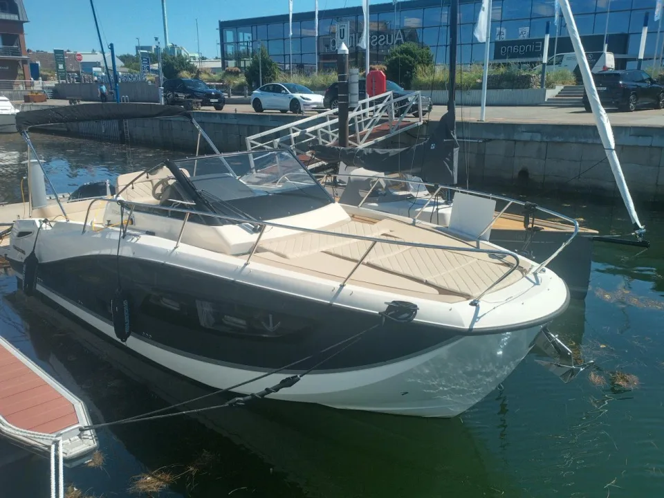 Quicksilver Activ 875 Sundeck gebraucht - Foto 1
