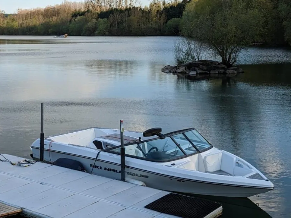 Correct Craft Nautique 200 used - photo 1