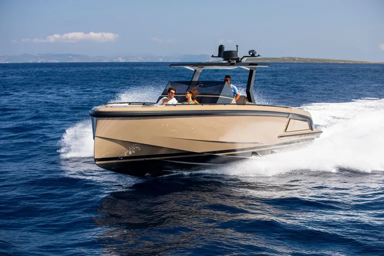 Vanquish Yachts VQ40 Sports Line