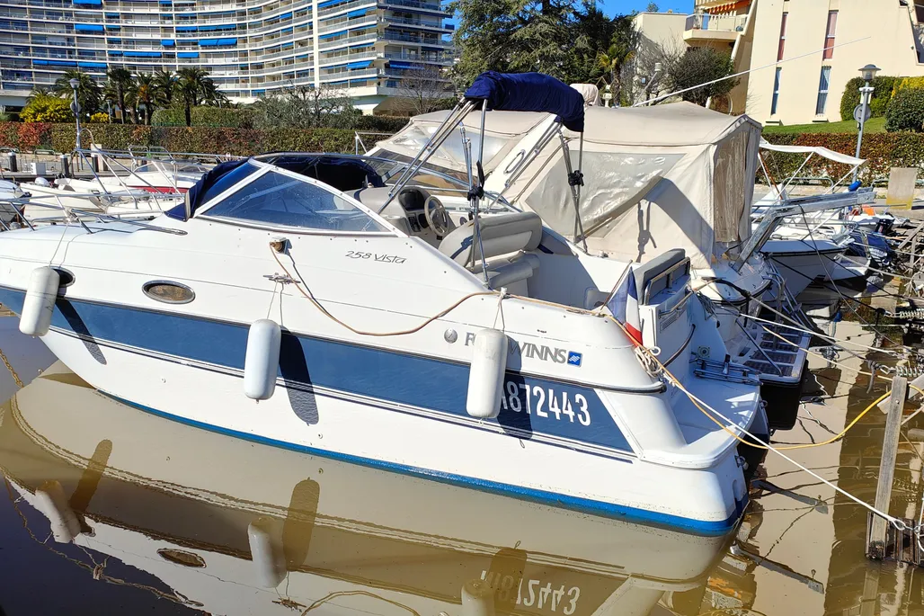 Four Winns 258 Vista used - photo 1