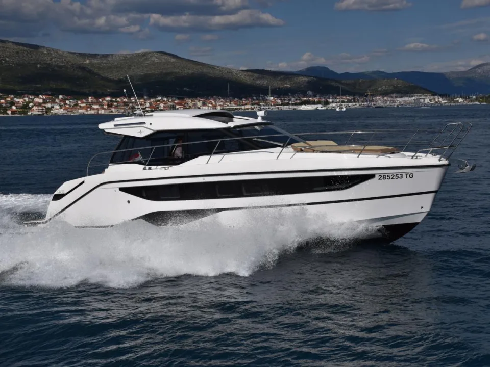 Bavaria Yachts SR36 HT used - photo 1