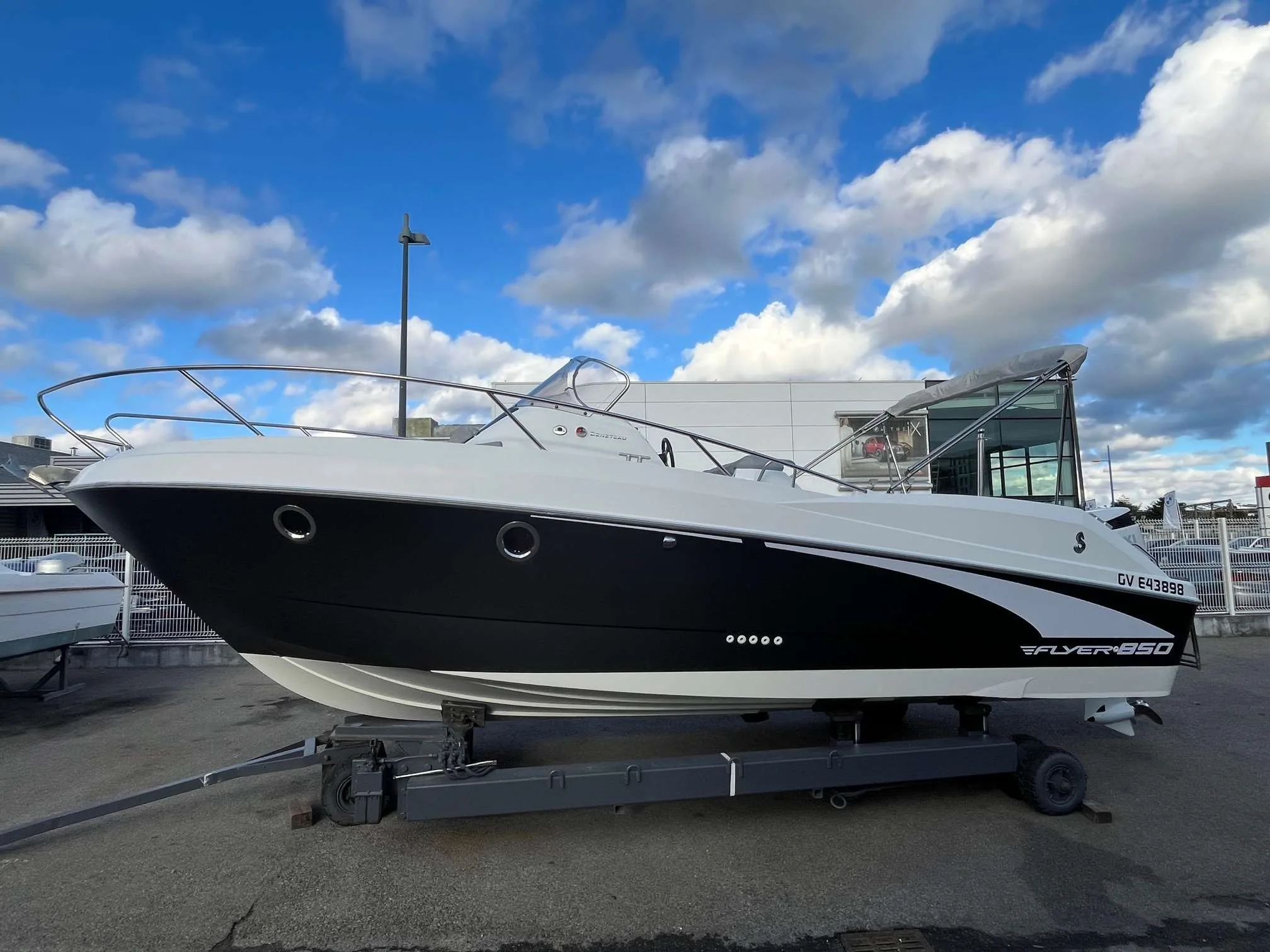 Beneteau FLYER 850 SUNDECK usato - foto 1