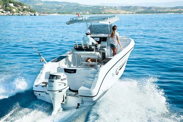 Ranieri International Interceptor 222