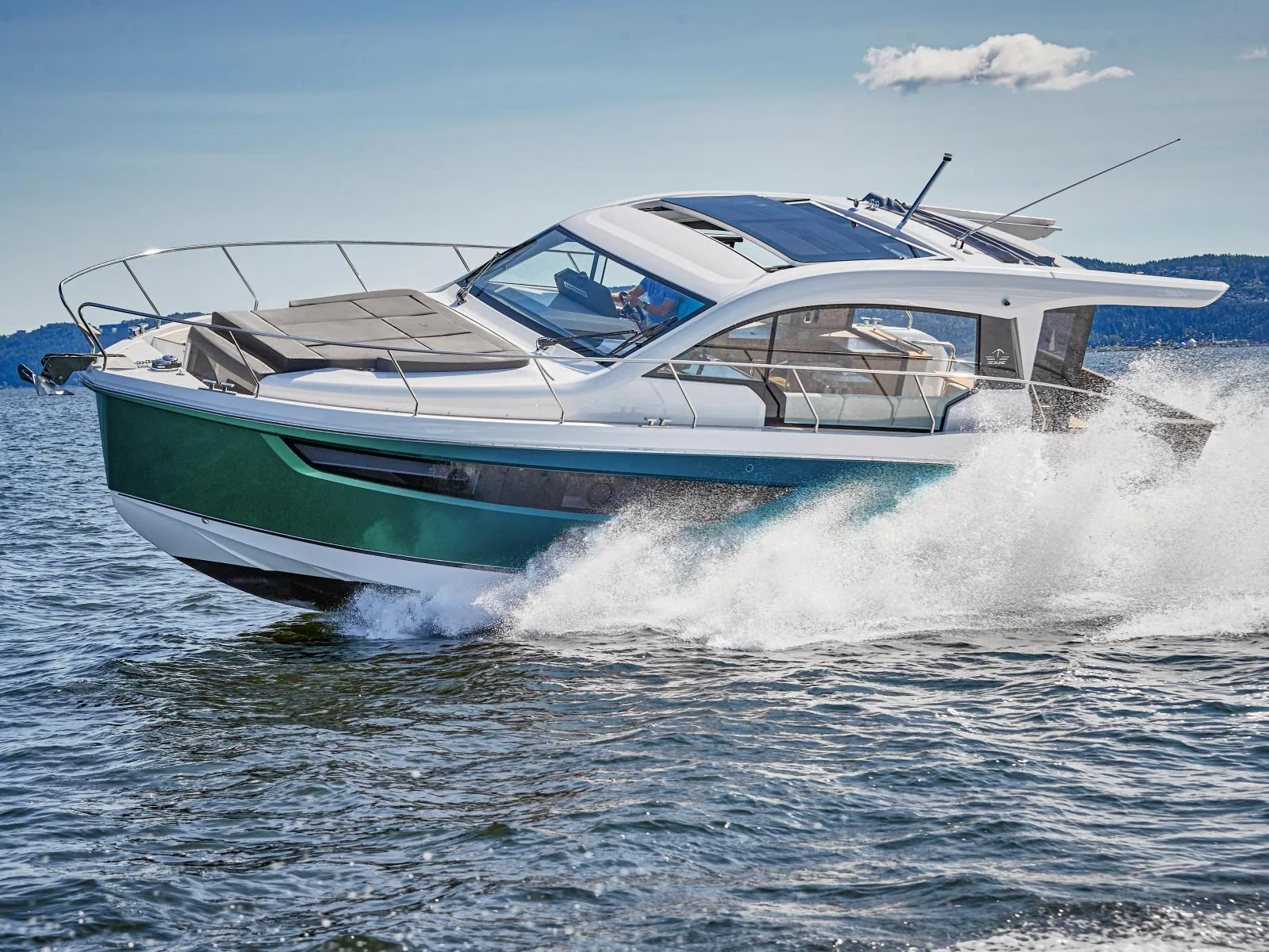 Sealine C390v used - photo 1