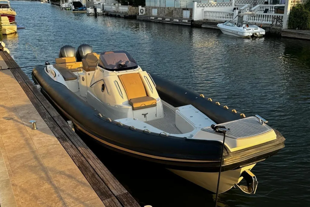Nuova Jolly Prince 38 Center Console used - photo 1